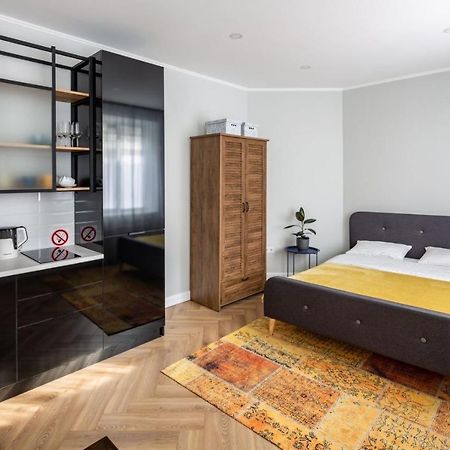 Братів Рогатинців 9/1 Lviv Luaran gambar